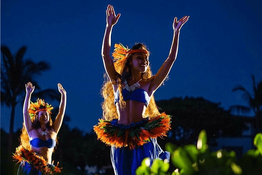 Te Au Moana Wailea Luau fire dance at sunset